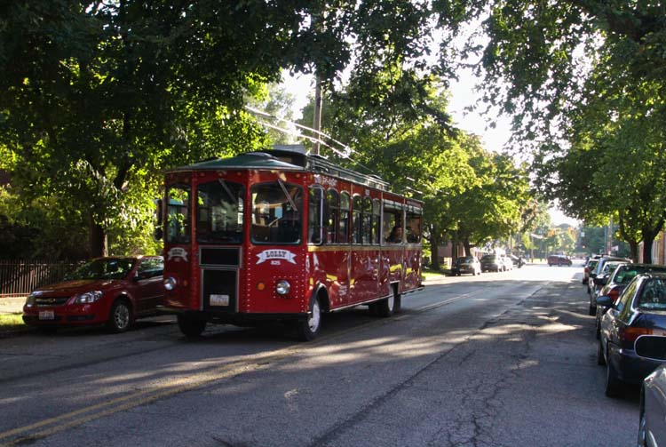 Lolly the Trolley on Tour of Ohio City